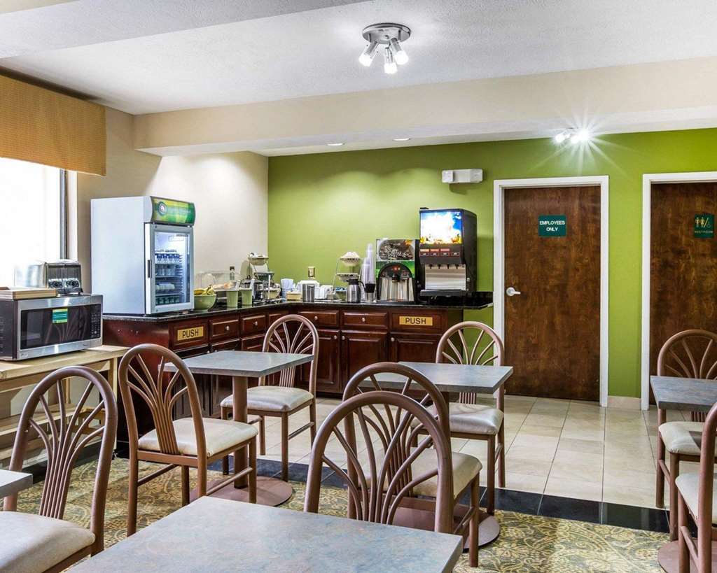 Suburban Studios Augusta Restaurante foto